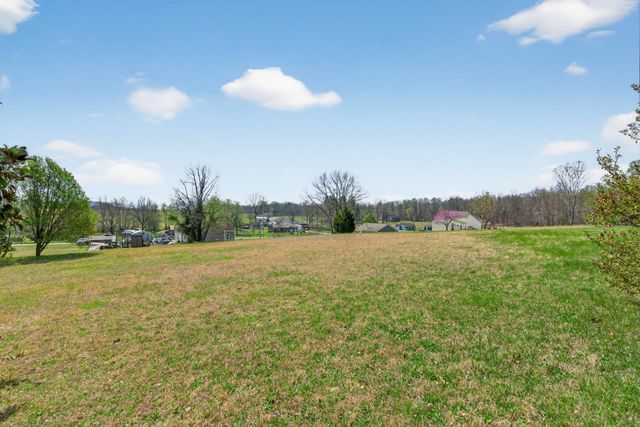 1848 Cardinal Dr, Pleasant View, TN 37146
