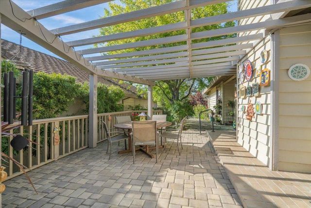 7137 Via Solana, San Jose, CA 95135