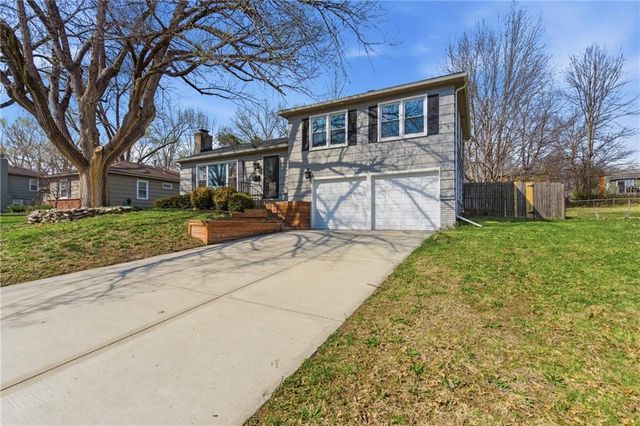 5710 W 100th Terrace, Overland Park, KS 66207