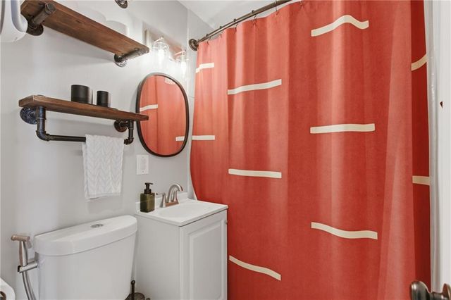 5710 W 100th Terrace, Overland Park, KS 66207