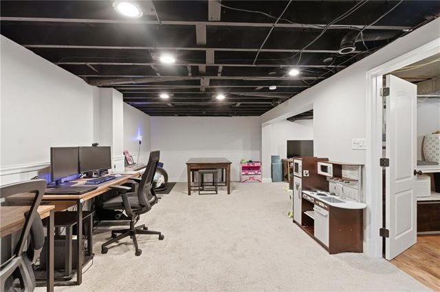 5710 W 100th Terrace, Overland Park, KS 66207