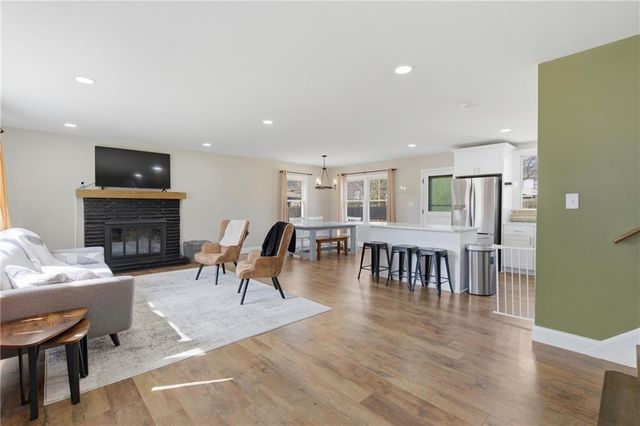 5710 W 100th Terrace, Overland Park, KS 66207