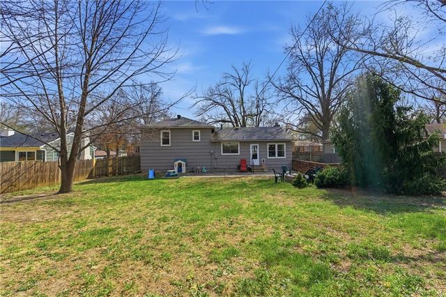 5710 W 100th Terrace, Overland Park, KS 66207