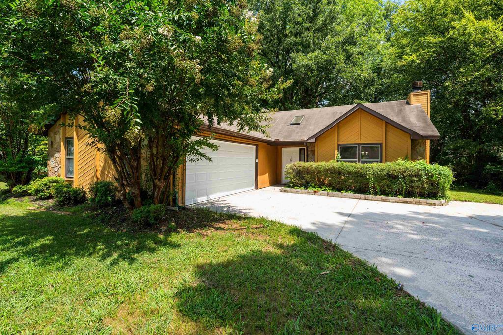 12017 Runningmeade Trail SE, Huntsville, AL 35803