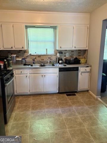 355 Lori Lane, Riverdale, GA 30296