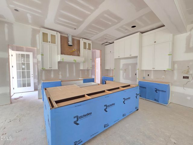 6477 Sanctuary Falls Drive, Raleigh, NC 27614