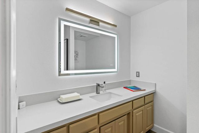 6171 Del Rio Way, Yucca Valley, CA 92284