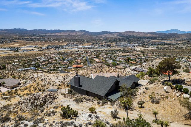 6171 Del Rio Way, Yucca Valley, CA 92284