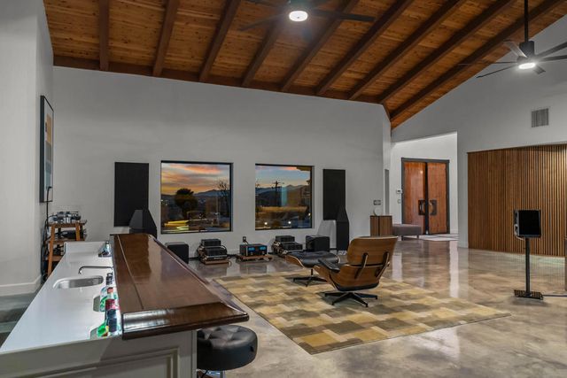 6171 Del Rio Way, Yucca Valley, CA 92284