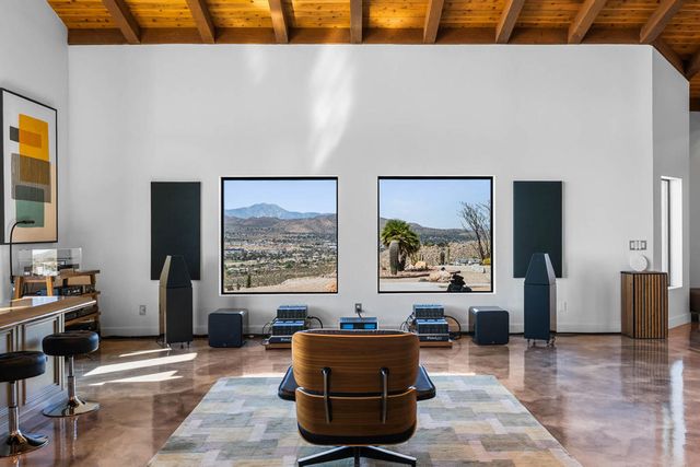 6171 Del Rio Way, Yucca Valley, CA 92284
