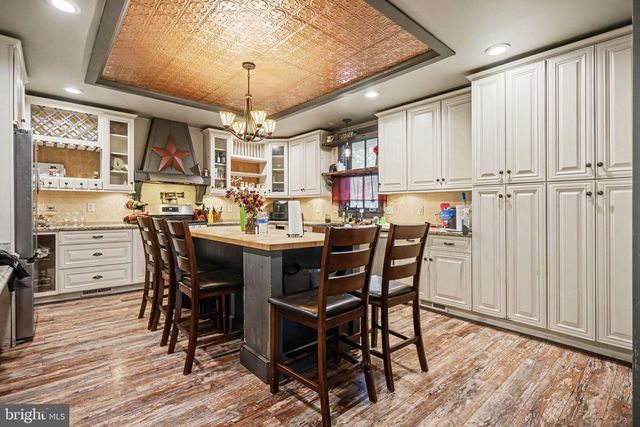 61 MAYFIELD ST, Dover, PA 17315