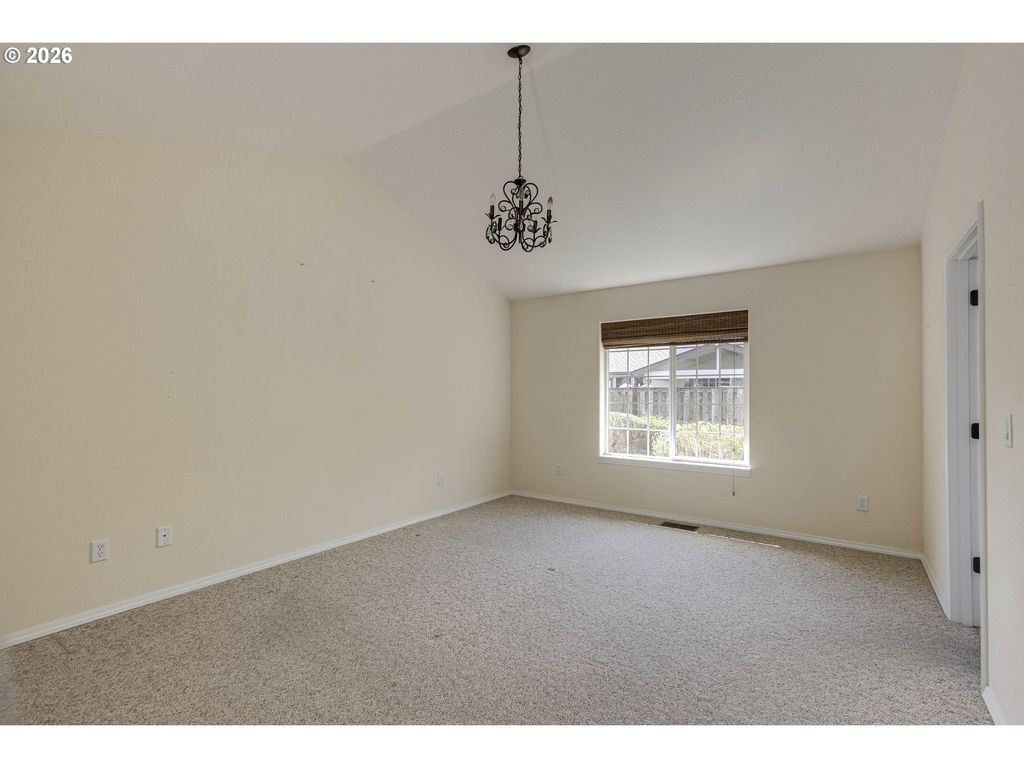 Image 13 of property listing at 1964 Nw COTTONWOOD Dr, Mc Minnville, OR 97128