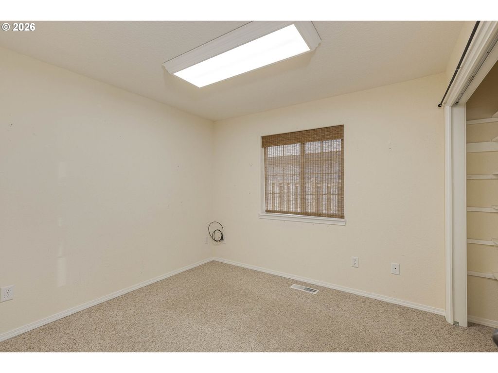 Image 18 of property listing at 1964 Nw COTTONWOOD Dr, Mc Minnville, OR 97128