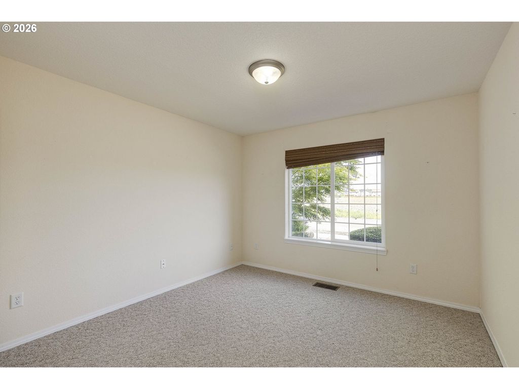 Image 19 of property listing at 1964 Nw COTTONWOOD Dr, Mc Minnville, OR 97128