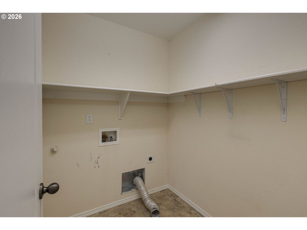Image 22 of property listing at 1964 Nw COTTONWOOD Dr, Mc Minnville, OR 97128