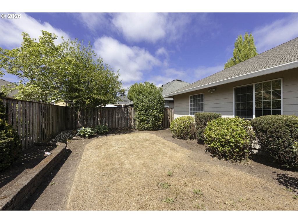Image 25 of property listing at 1964 Nw COTTONWOOD Dr, Mc Minnville, OR 97128