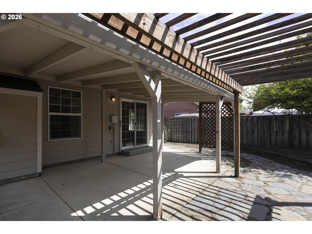 Image 27 of property listing at 1964 Nw COTTONWOOD Dr, Mc Minnville, OR 97128