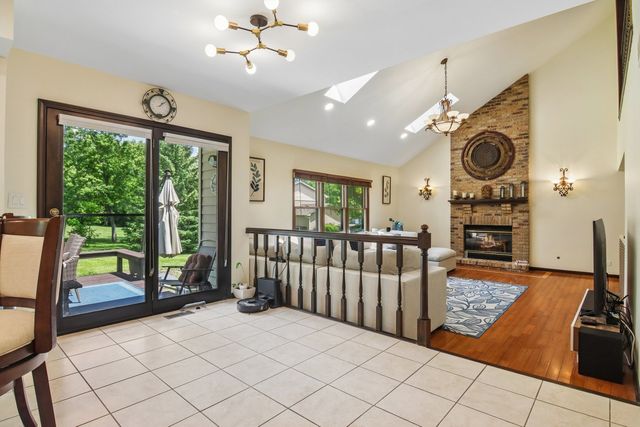 816 Bonnie Brae Lane, Bolingbrook, IL 60440