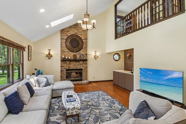 816 Bonnie Brae Lane, Bolingbrook, IL 60440
