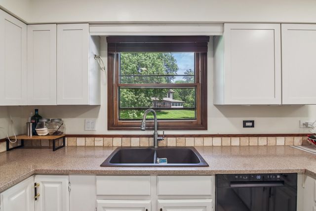 816 Bonnie Brae Lane, Bolingbrook, IL 60440