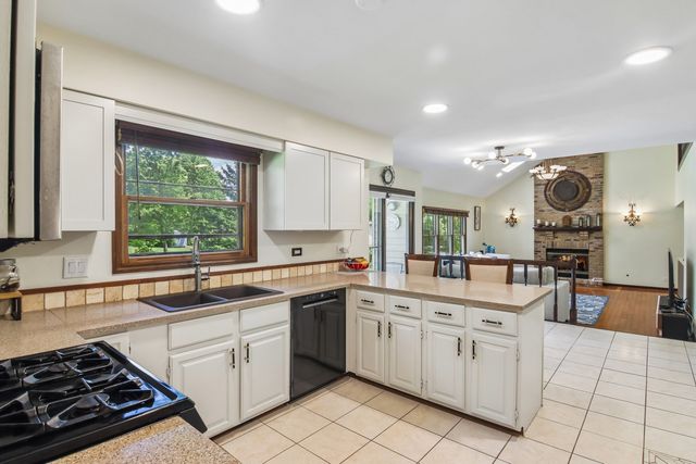 816 Bonnie Brae Lane, Bolingbrook, IL 60440