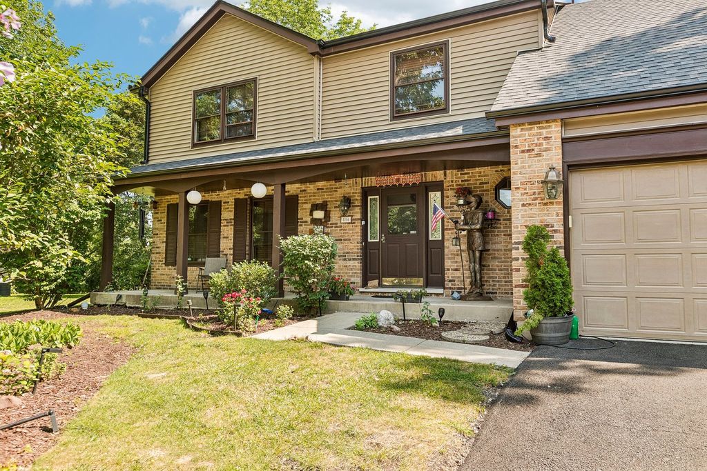 816 Bonnie Brae Lane, Bolingbrook, IL 60440