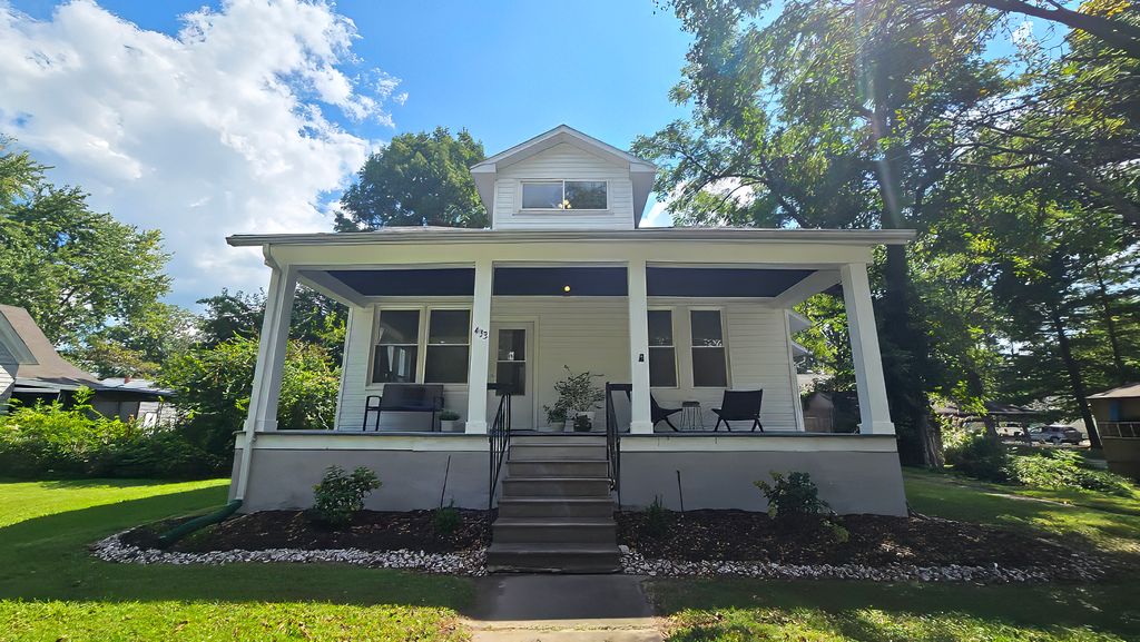 Image 2 of property listing at 433 S Lincoln Boulevard, Centralia, IL 62801