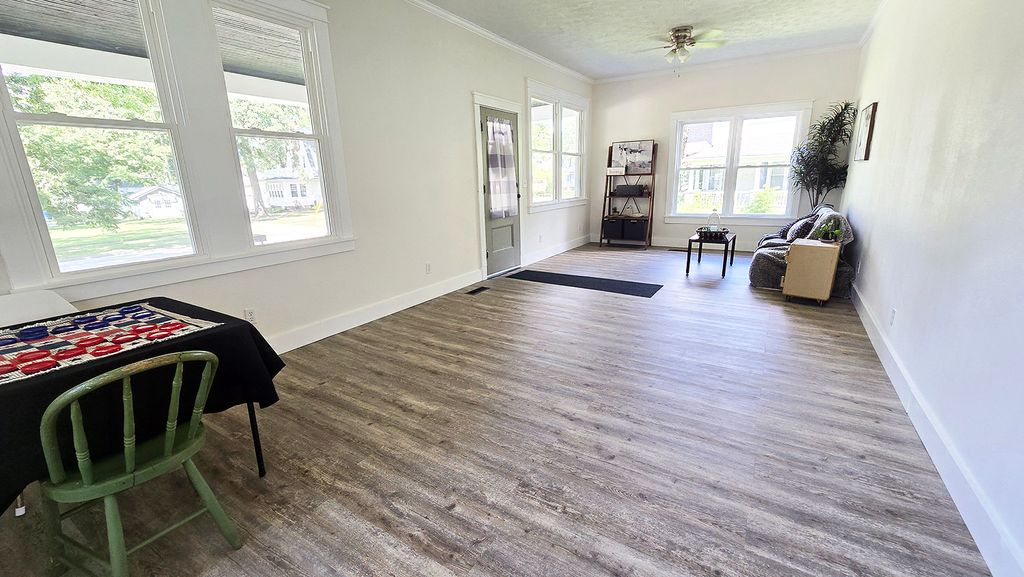 Image 13 of property listing at 433 S Lincoln Boulevard, Centralia, IL 62801