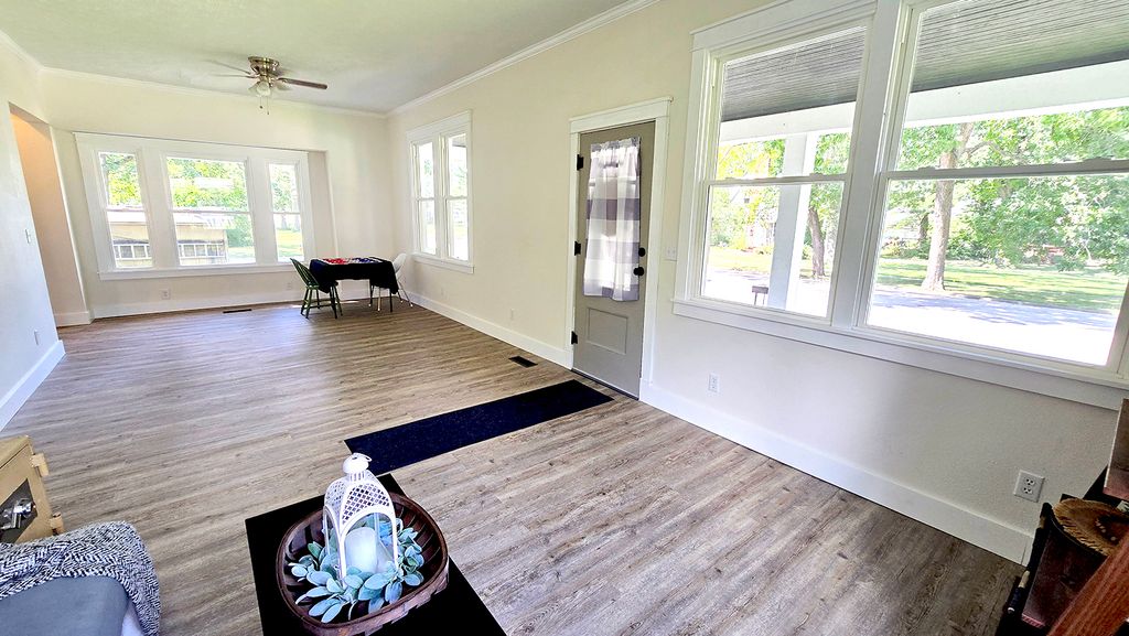 Image 14 of property listing at 433 S Lincoln Boulevard, Centralia, IL 62801