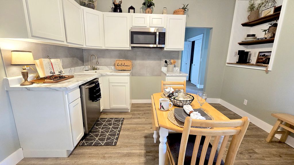 Image 19 of property listing at 433 S Lincoln Boulevard, Centralia, IL 62801