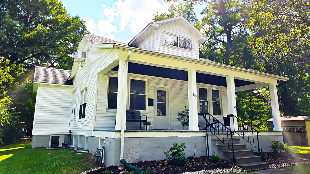 Image 3 of property listing at 433 S Lincoln Boulevard, Centralia, IL 62801