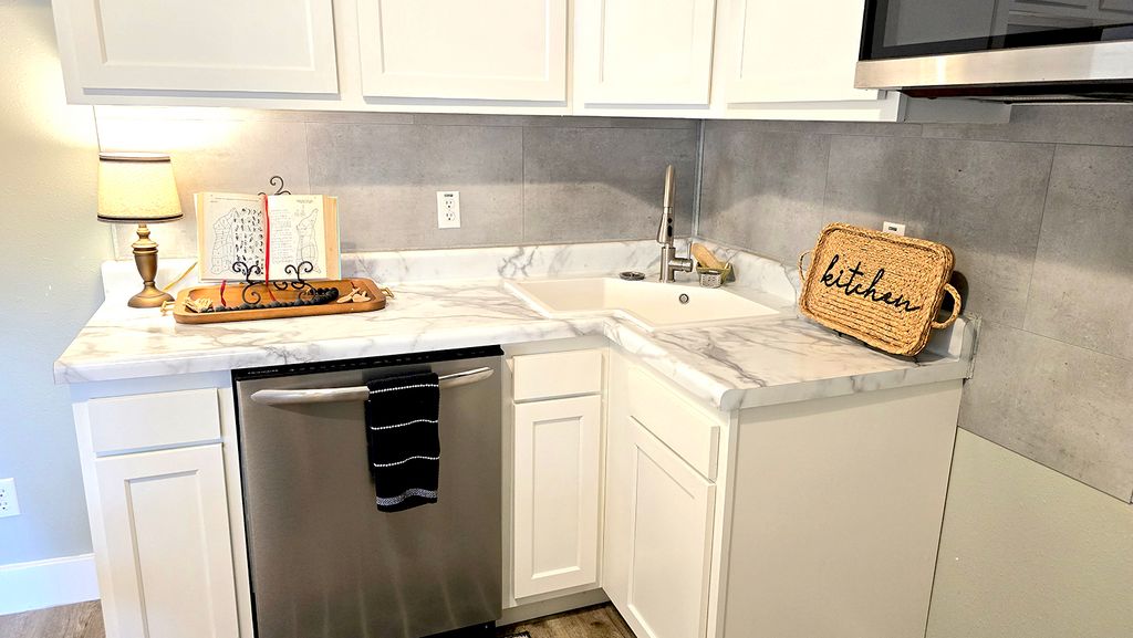 Image 23 of property listing at 433 S Lincoln Boulevard, Centralia, IL 62801