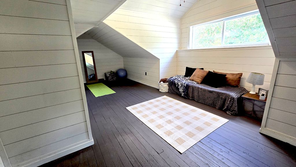 Image 28 of property listing at 433 S Lincoln Boulevard, Centralia, IL 62801