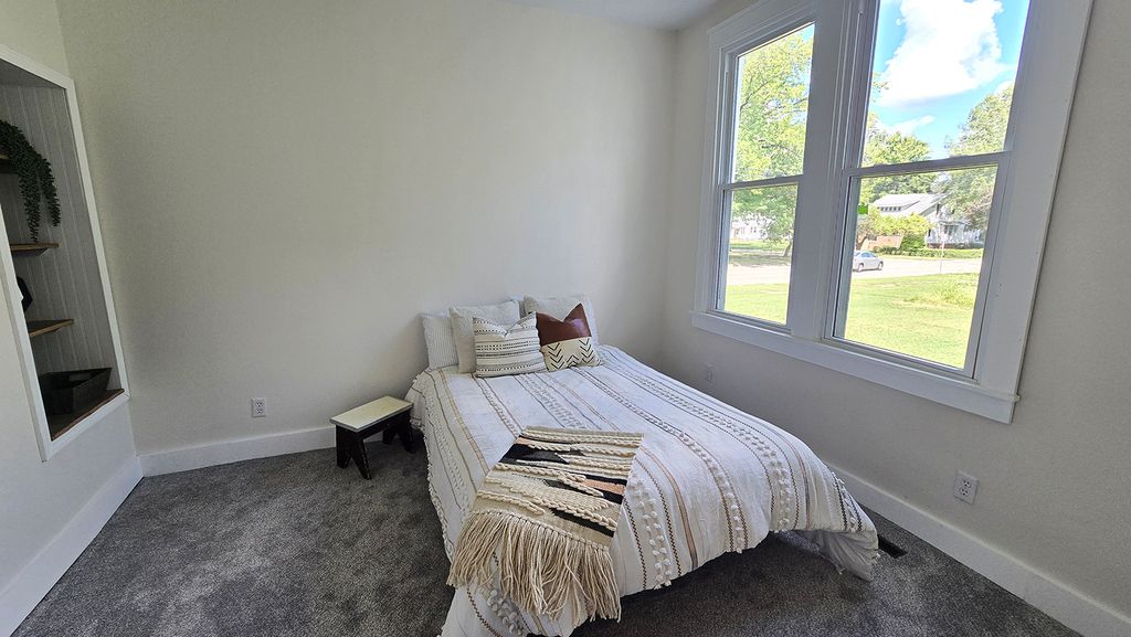 Image 36 of property listing at 433 S Lincoln Boulevard, Centralia, IL 62801