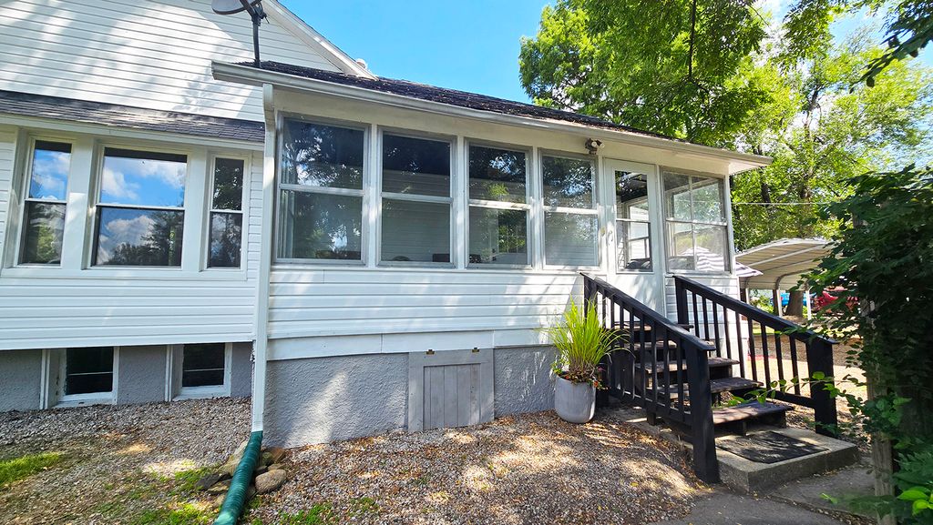 Image 8 of property listing at 433 S Lincoln Boulevard, Centralia, IL 62801