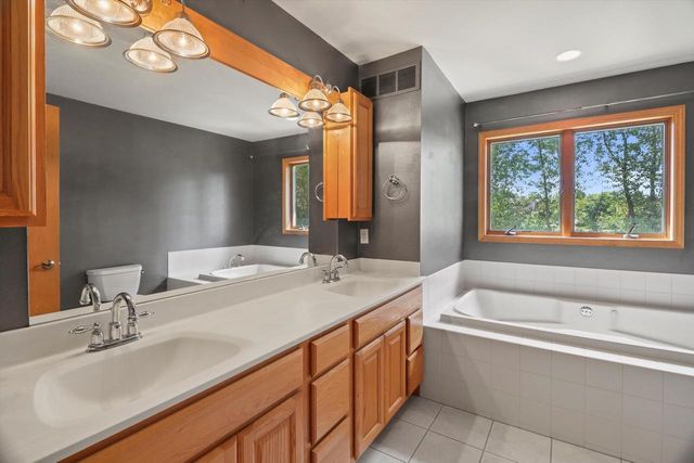 1016 Eagle Lane, Poynette, WI 53955