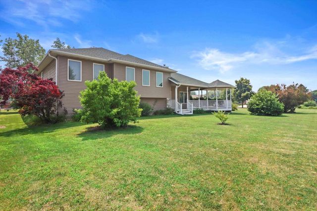 1016 Eagle Lane, Poynette, WI 53955