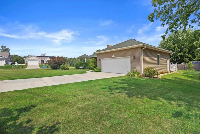 1016 Eagle Lane, Poynette, WI 53955