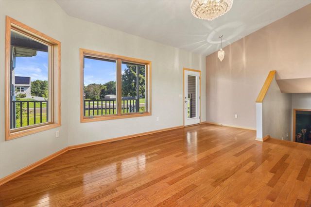 1016 Eagle Lane, Poynette, WI 53955