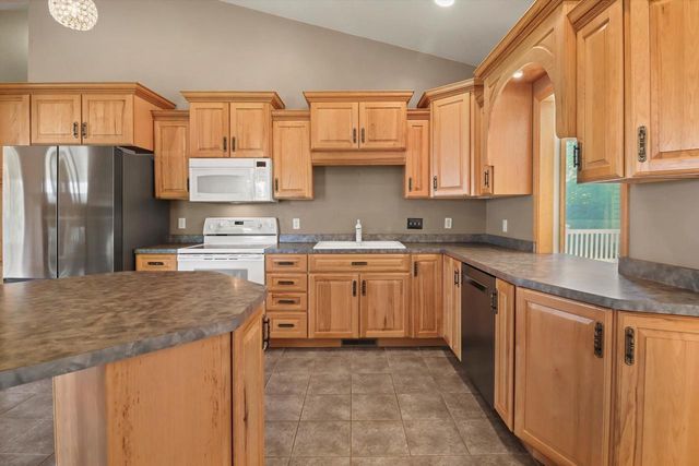 1016 Eagle Lane, Poynette, WI 53955