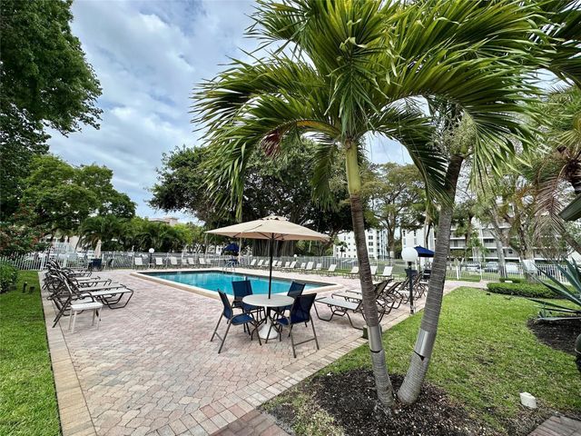 2671 S Course Drive 802, Pompano Beach, FL 33069
