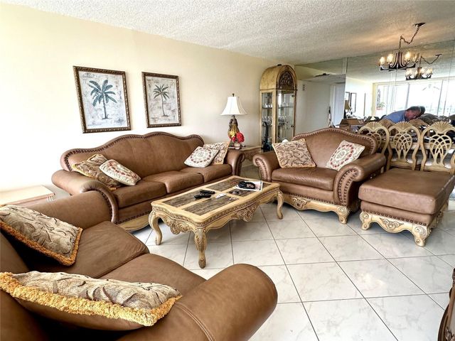 2671 S Course Drive 802, Pompano Beach, FL 33069