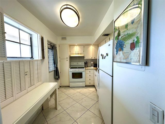 2671 S Course Drive 802, Pompano Beach, FL 33069