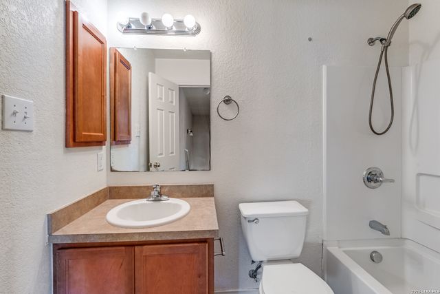 640 NW Crossing, New Braunfels, TX 78130