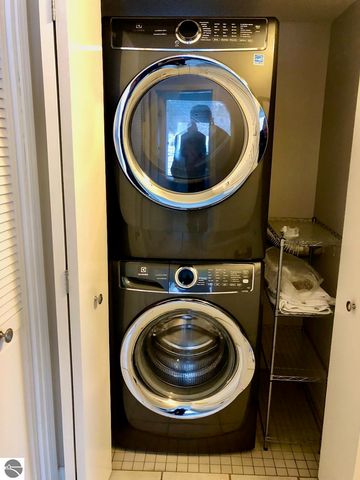 5148 Valleyway Drive, Williamsburg, MI 49690