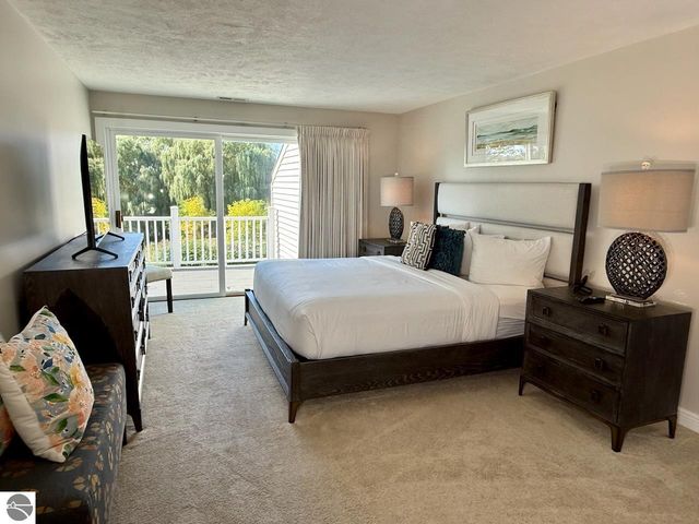 5148 Valleyway Drive, Williamsburg, MI 49690