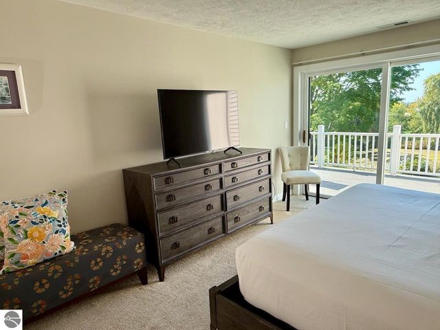 5148 Valleyway Drive, Williamsburg, MI 49690