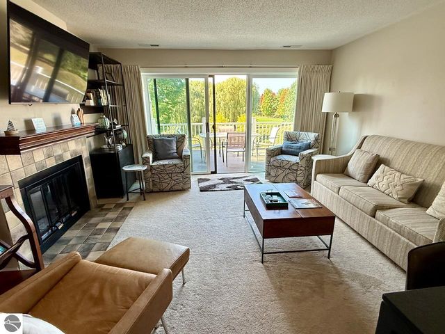 5148 Valleyway Drive, Williamsburg, MI 49690