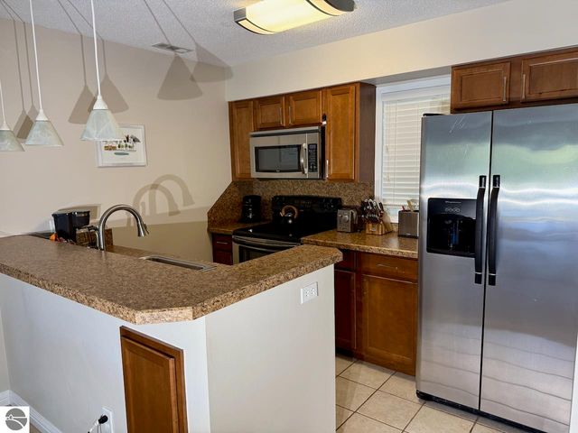 5148 Valleyway Drive, Williamsburg, MI 49690