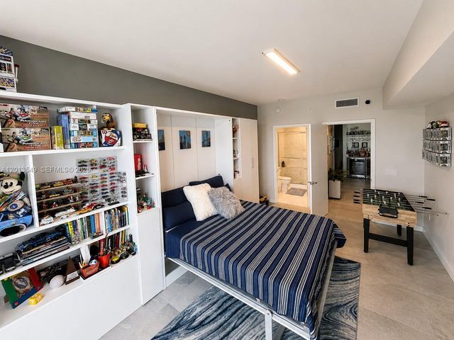 17111 Biscayne Blvd 1610, North Miami Beach, FL 33160
